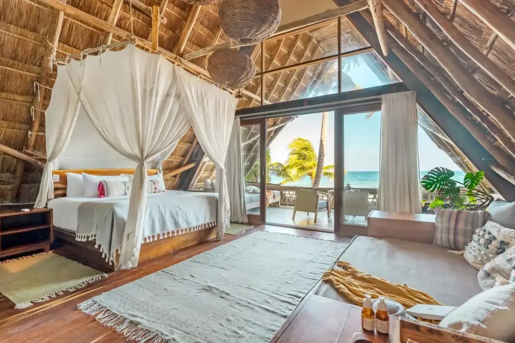 Master Top Level Double Suite oceanfront (full double bed)