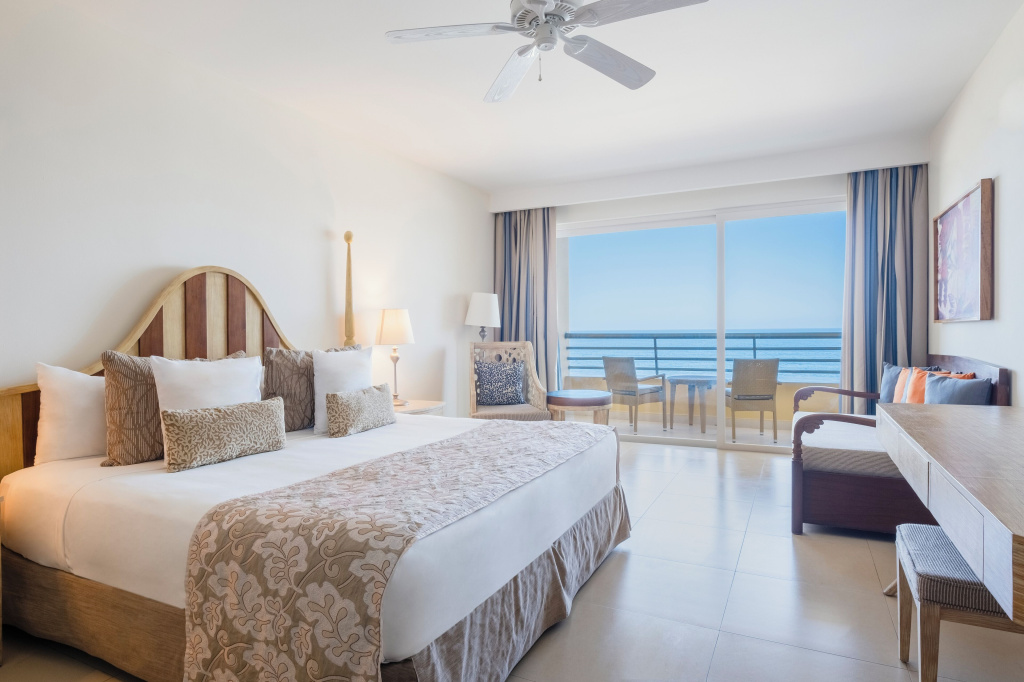 Double Junior Suite oceanfront (full double bed)