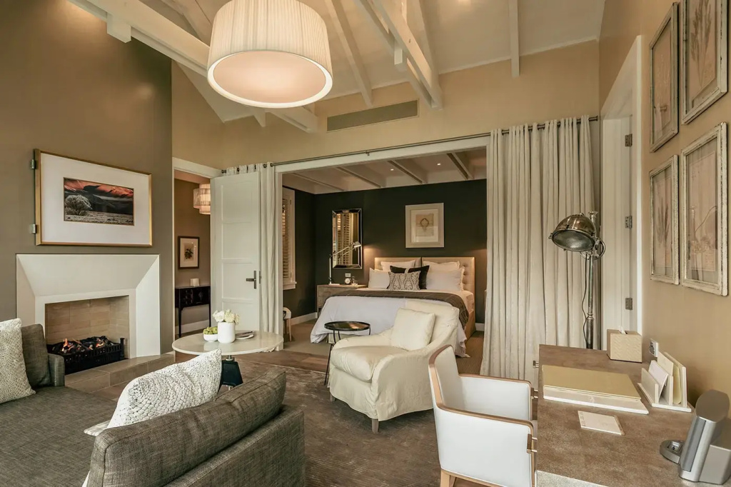 2 Bedrooms Villa with lake view