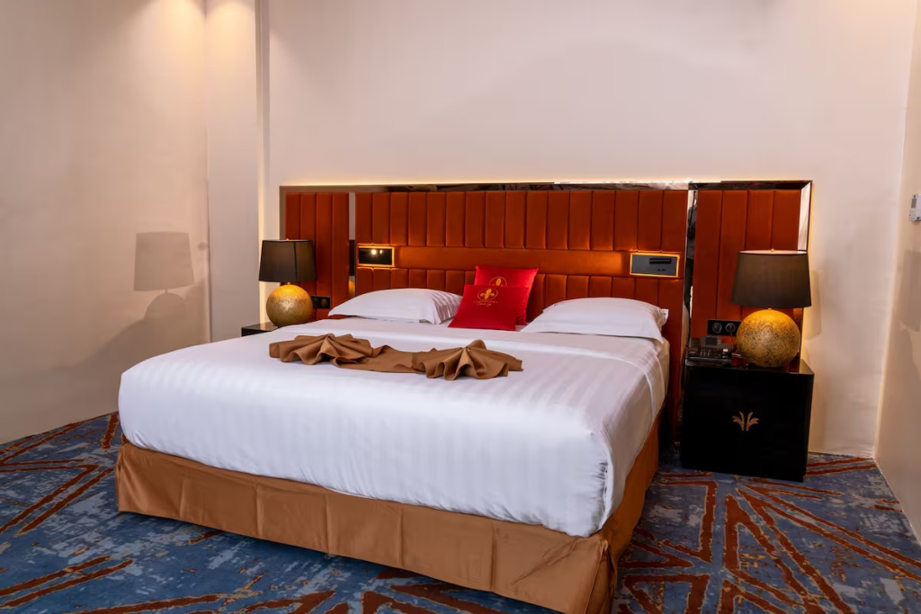Deluxe Double room (full double bed)