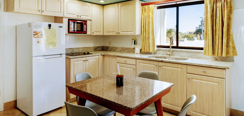Plaza Beach Hotel Beachfront Resort - Chambres