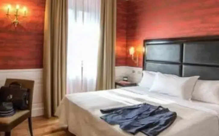 Double Junior Suite (full double bed)