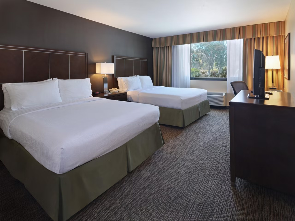 Holiday Inn Hotel & Suites Anaheim by IHG - Chambres
