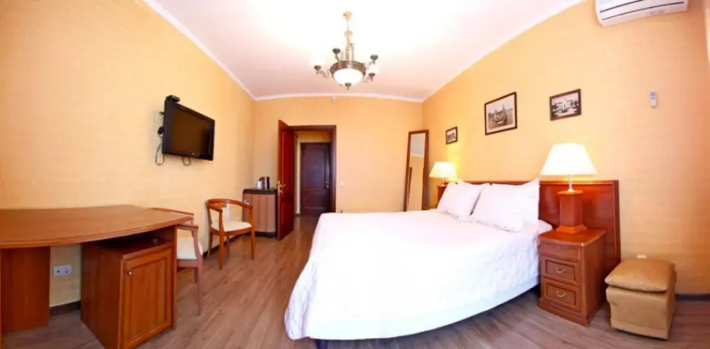 Standard Double room (full double bed)