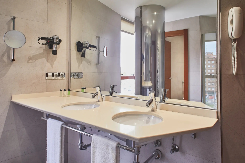 Hotel Silken Ciudad Gijon - Chambres
