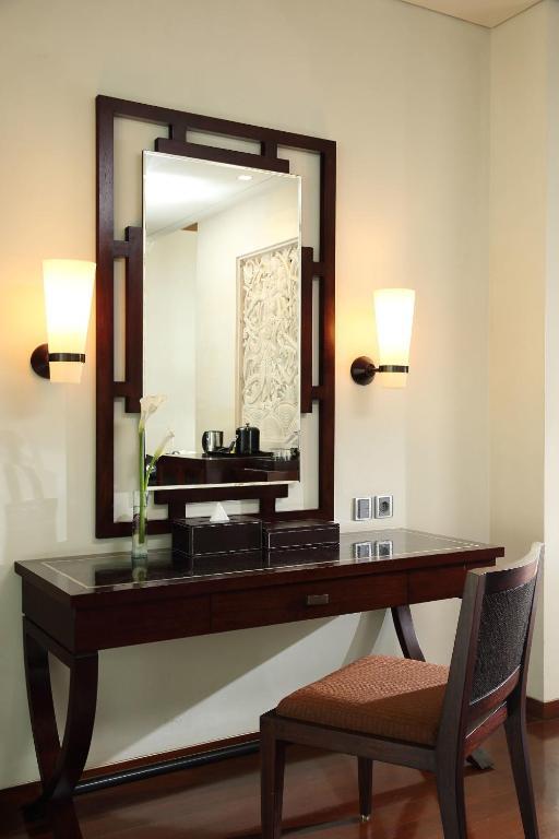 The Royal Santrian Villas