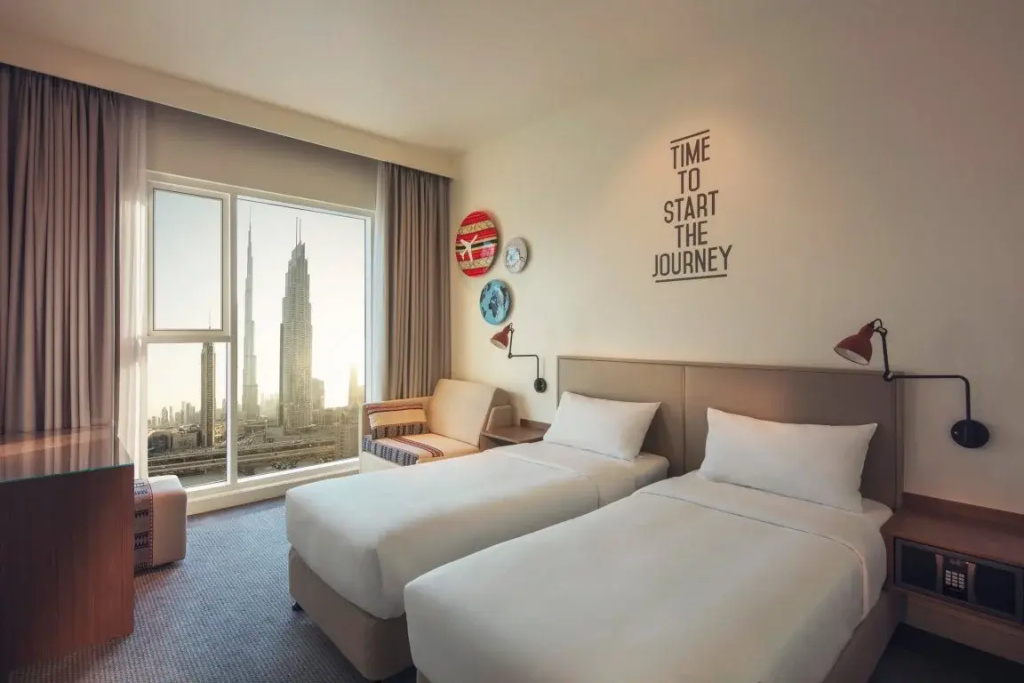 Rover room with Burj Khalifa view (twin beds)