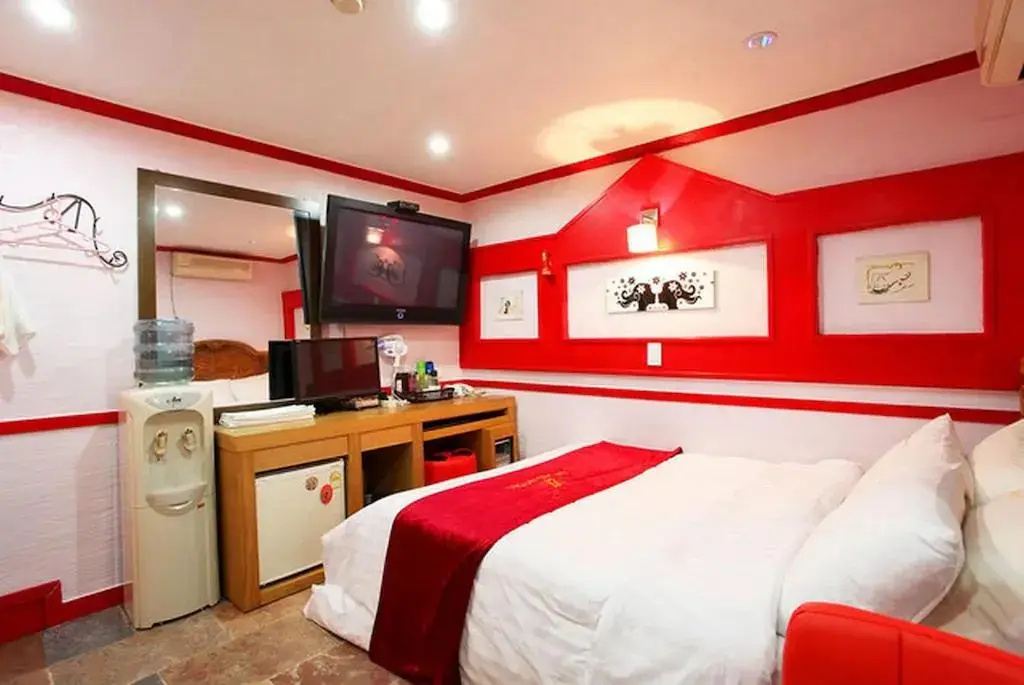 Standard B Double room (full double bed)