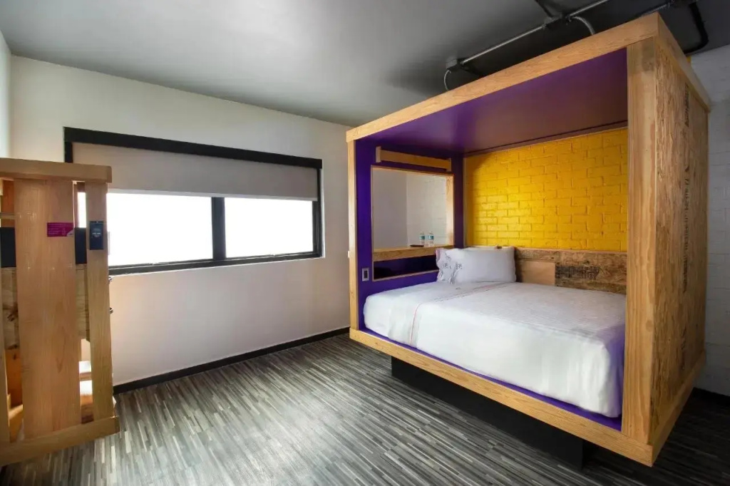 Double Suite (full double bed)