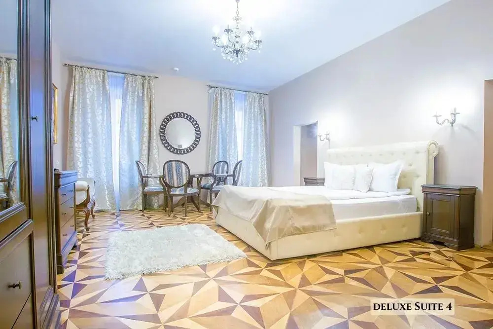 Deluxe Double Suite (full double bed)