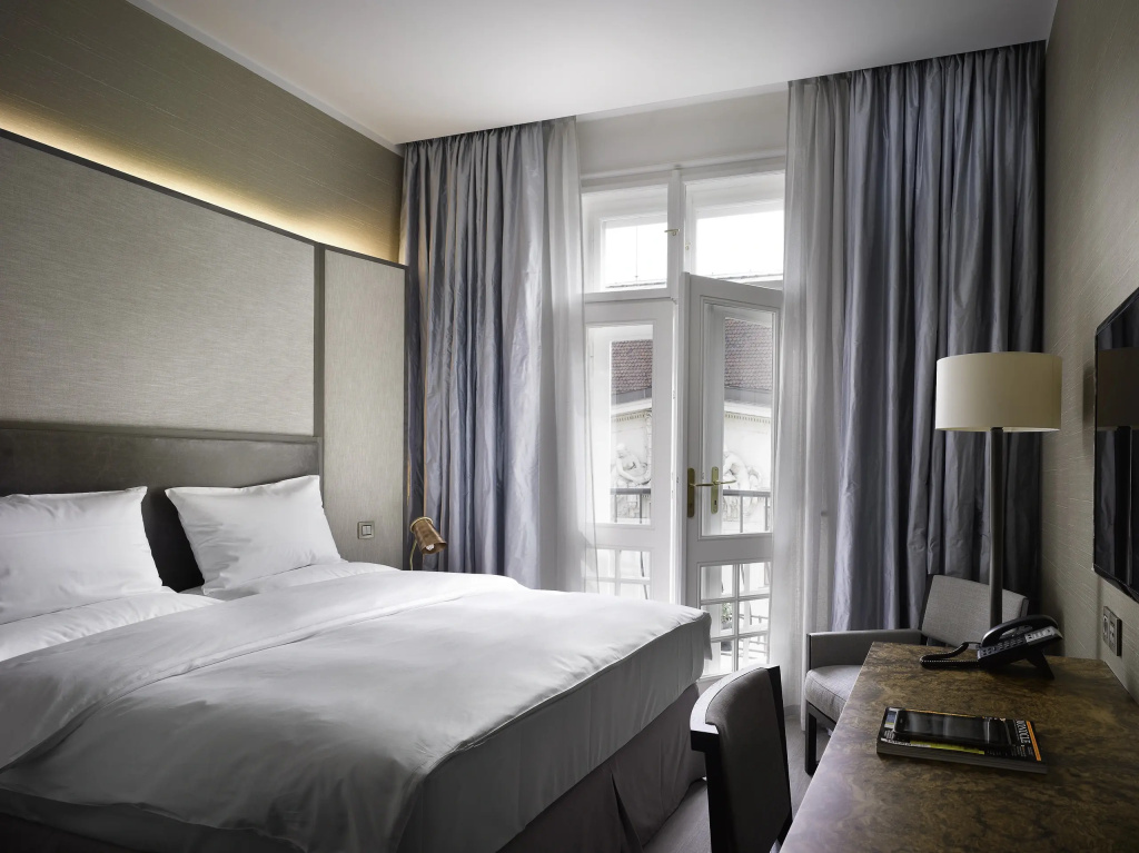 Pied-a-terre Double room (full double bed)