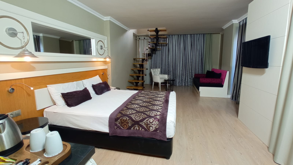 Duplex room