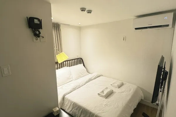 Rooftop Deluxe Double room (full double bed)