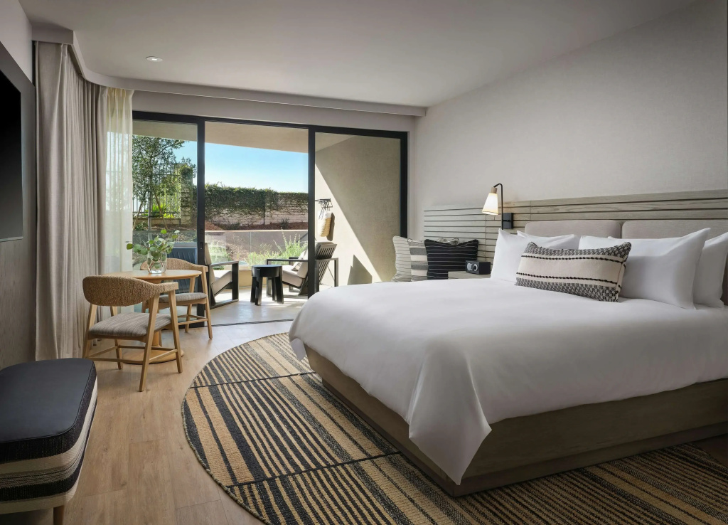 Accessible room with balcony