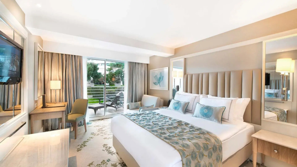 Standard Double room with partial sea view (full double bed)