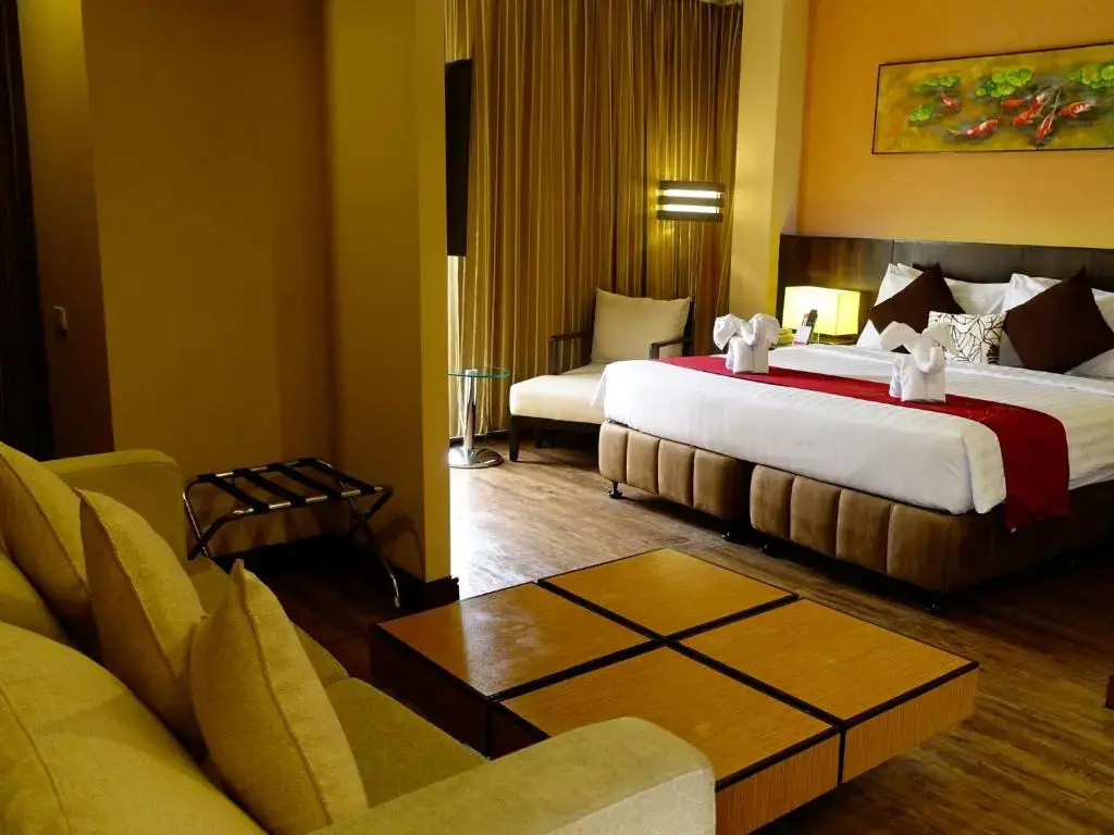 Double Suite (full double bed)