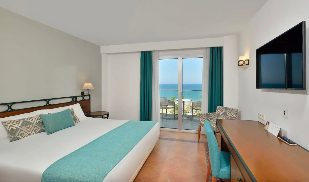 XTRA Double room seafront (full double bed)
