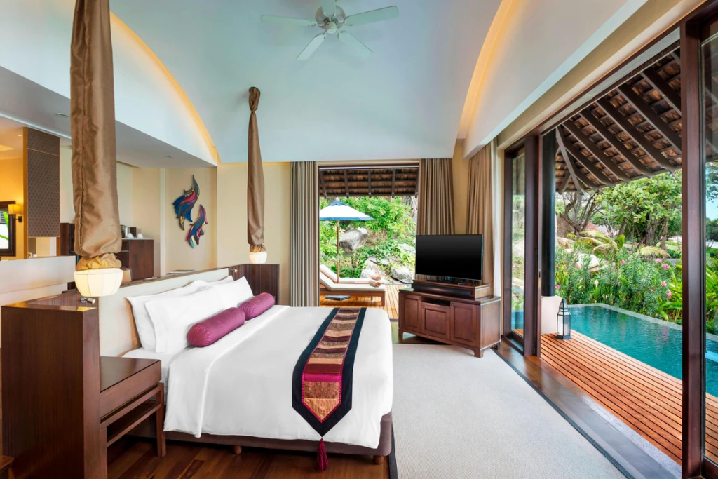 Двухместная вилла Tropical Pool c 1 комнатой с видом на океан двуспальная кровать в Vana Belle, a Luxury Collection Resort, Koh Samui