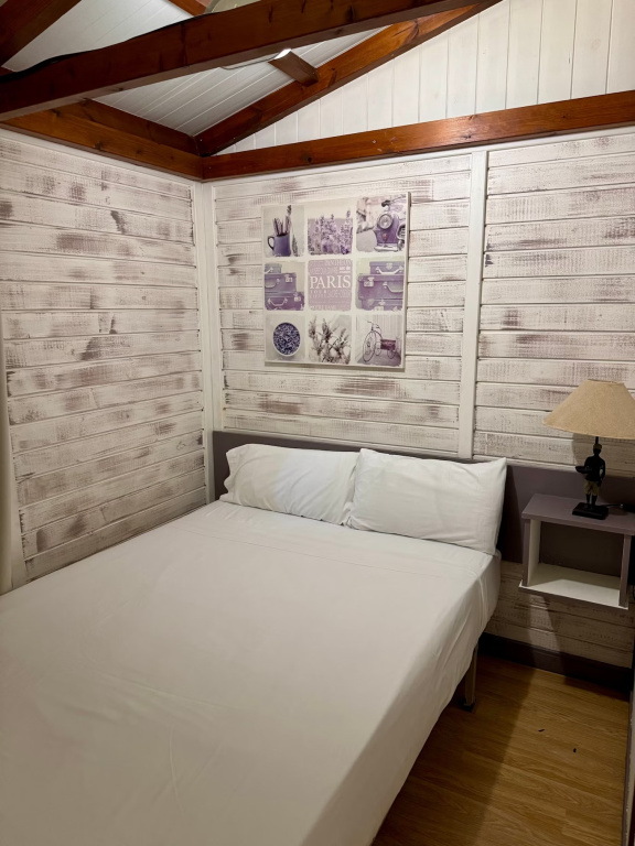 Fiji Double room (full double bed)