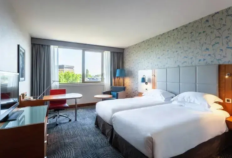 Deluxe Connecting room