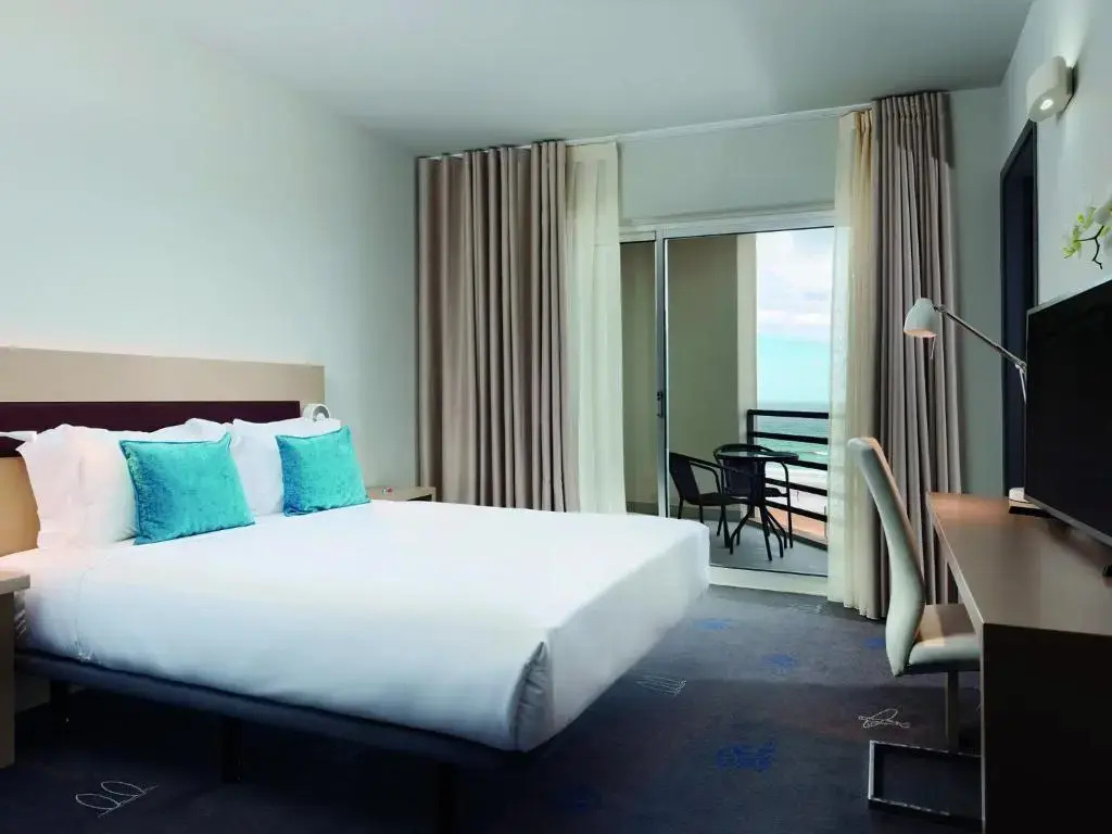 Premium High Floor Double Junior Suite with ocean view (full double bed)