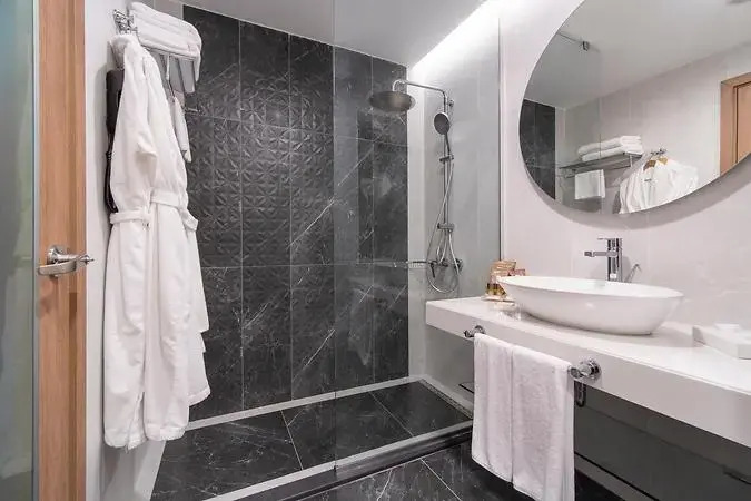 Трёхместный номер Deluxe с видом на город в Concorde De Luxe Resort - Prive Ultra All Inclusive