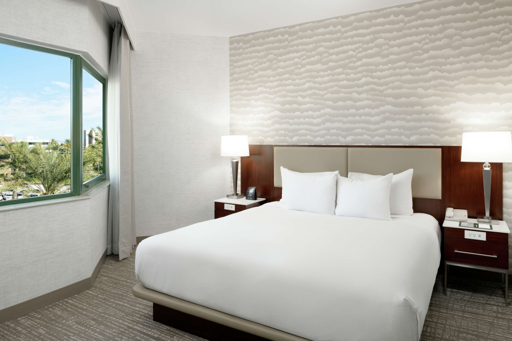 Accessible Double Suite (full double bed)