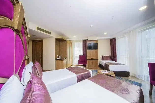 Standard Triple room