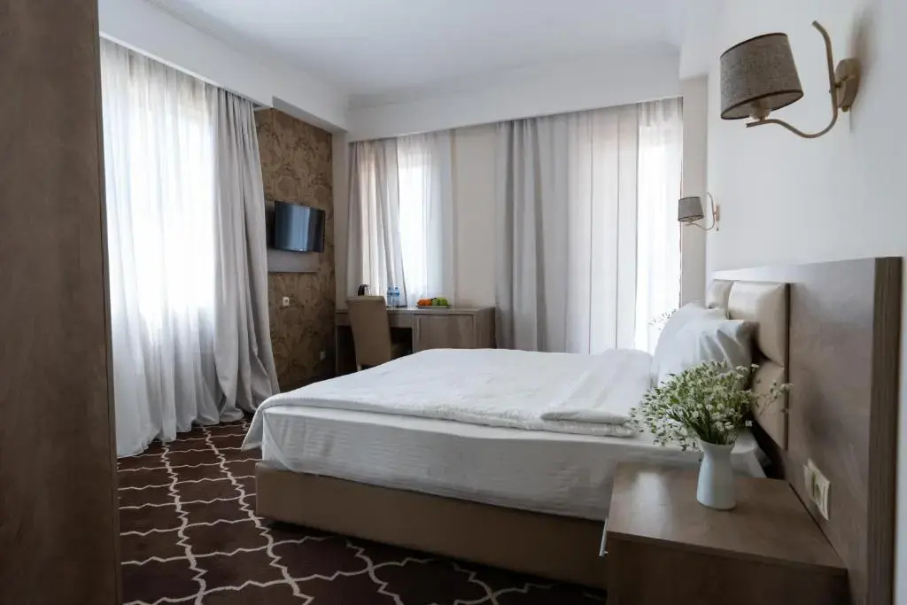 Superior Double room with balcony and with city view (full double bed)