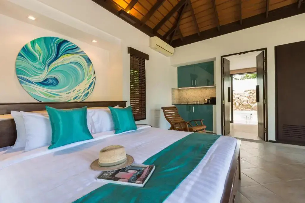 3 Bedrooms Sextuple Villa