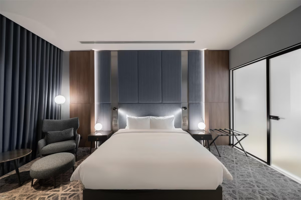 1 Bedroom Double Suite (full double bed)