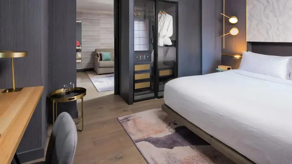 1 Bedroom Accessible Double Suite (full double bed)