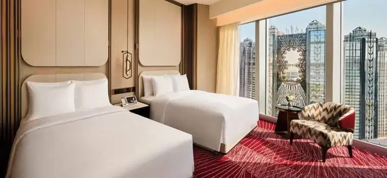 2 Bedrooms Greenview Epic Quadruple Suite