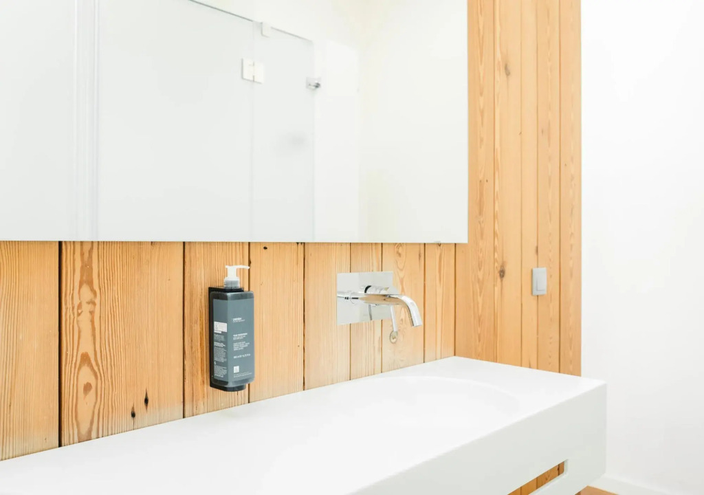 Двухместный люкс с видом на реку двуспальная кровать в The Central House Porto Ribeira - Hostel