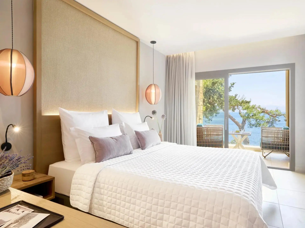 Deluxe Bungalow Double room with sea view (full double bed)