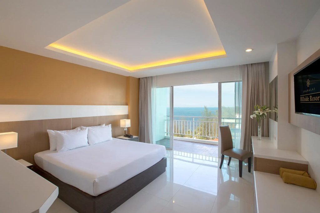 Executive Club Double room with sea view (full double bed)