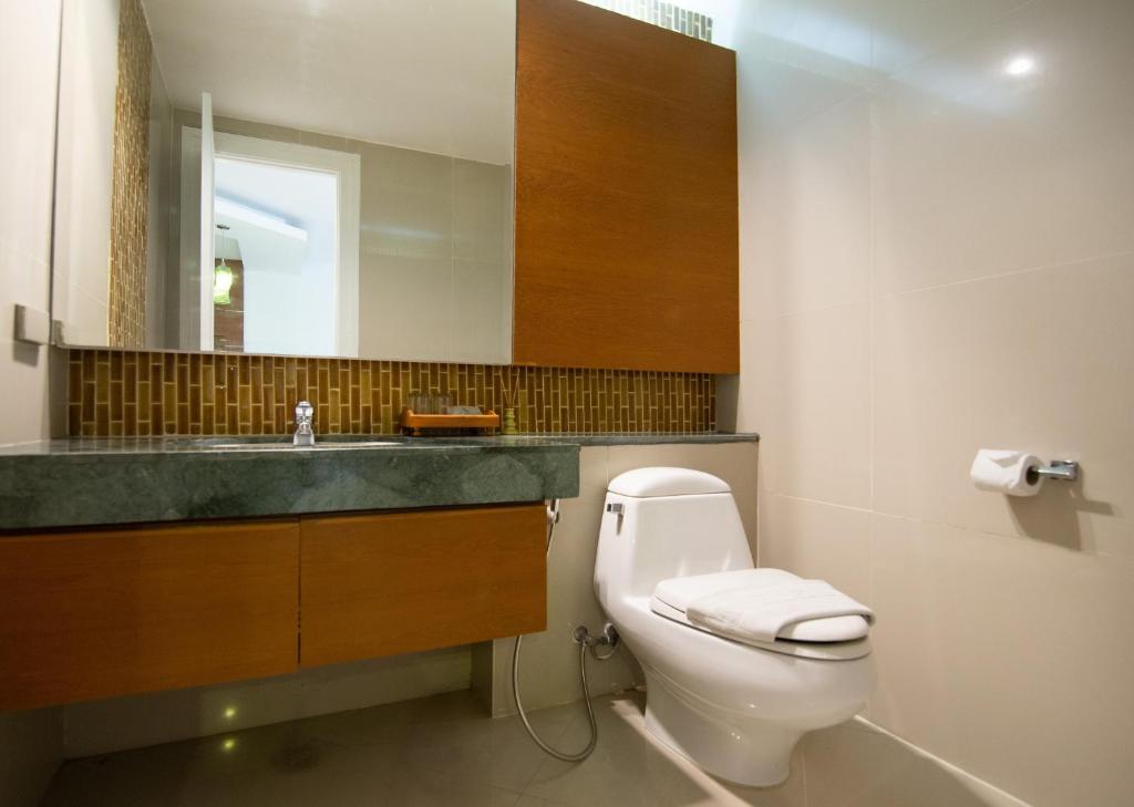 Люкс c 1 комнатой с видом на море в Royal Beach View Suites