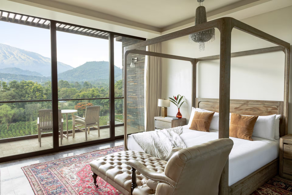 Grand RedLevel Double Suite (full double bed)