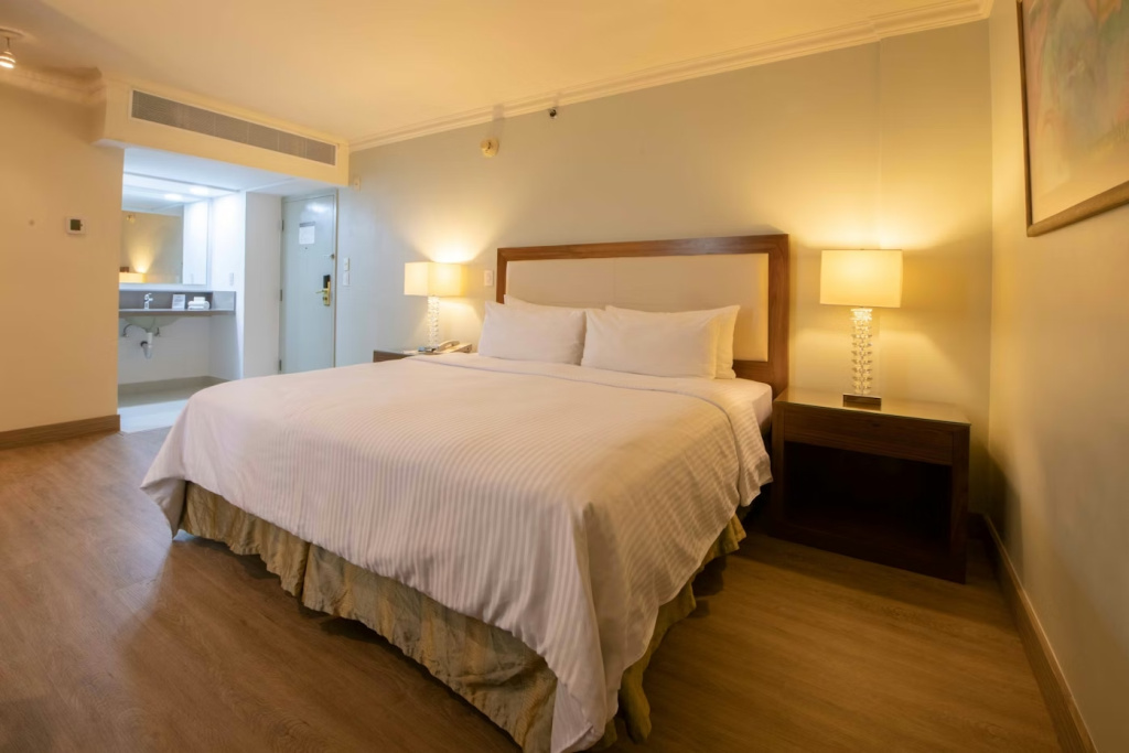 Luxor Double Suite (full double bed)