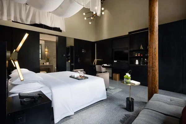 Courtyard Double room with view (full double bed)