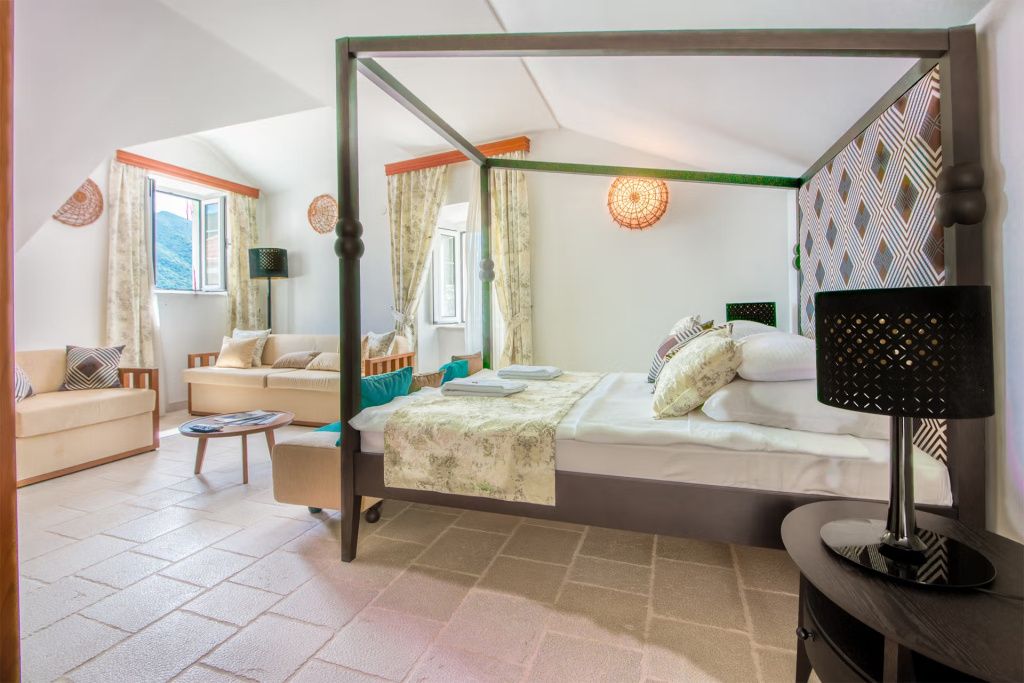 Patio Double Studio (full double bed)