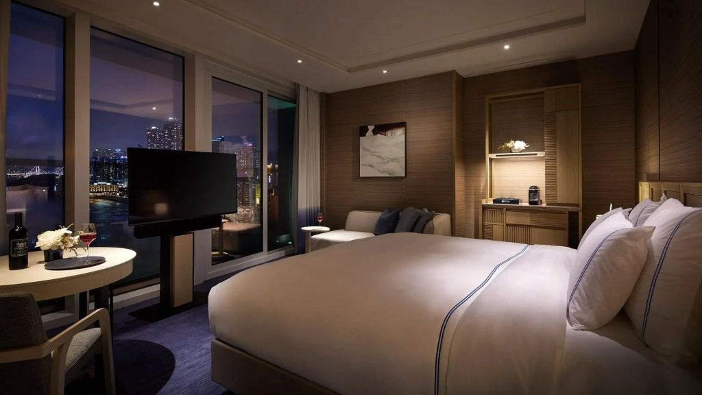 Premier Double room with ocean view (full double bed)