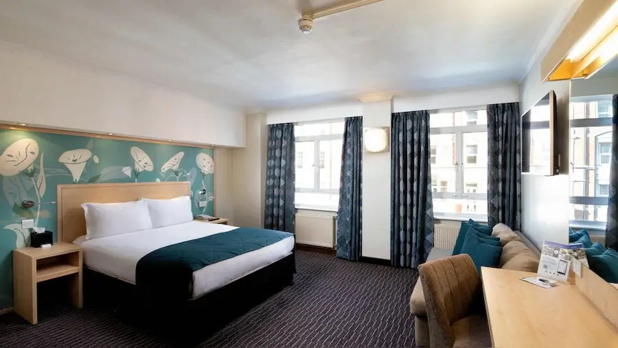 Executive Double room (full double bed)