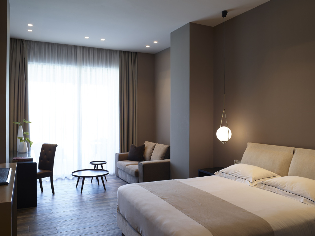Shared Pool Double Junior Suite (full double bed)