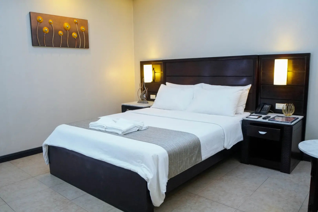 Deluxe Double room (full double bed)