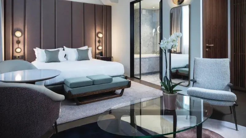 Double Junior Suite (full double bed)