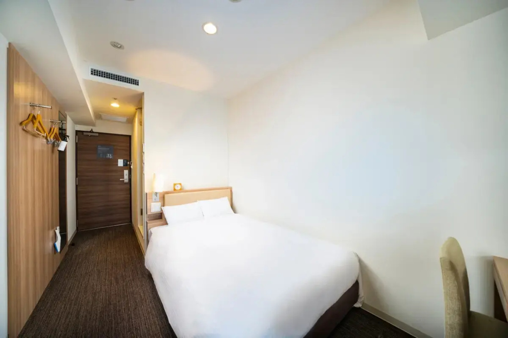 Double room (full double bed)