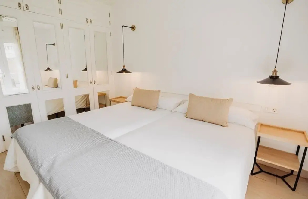 2 Bedrooms Deluxe Apartment