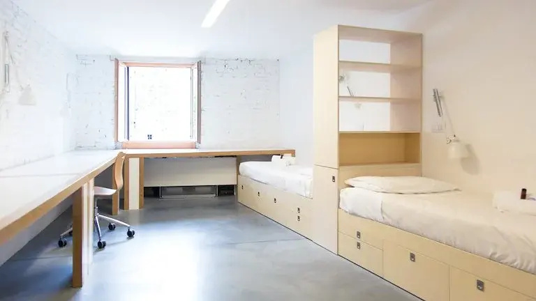 3 Bedrooms Apartment