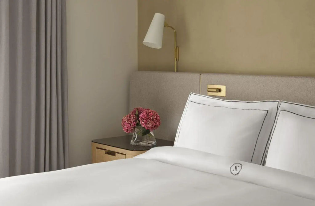 Classic Double Fireplace Suite (full double bed)